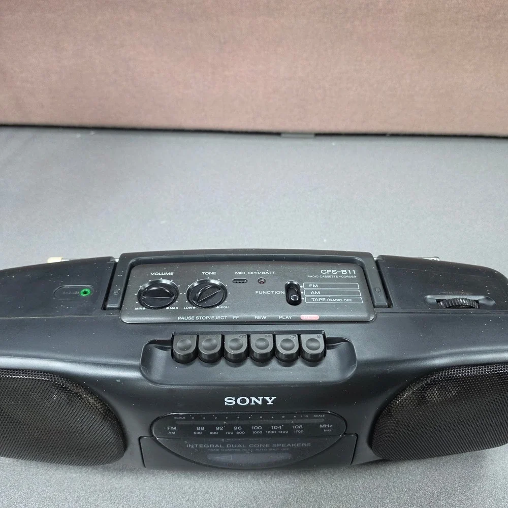 Sony Boombox CFS-B11 Radio FM AM Portable Player-Tape Deck does not work